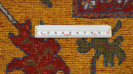 Corner detail of New Lori rug showing border pattern and Wool pile