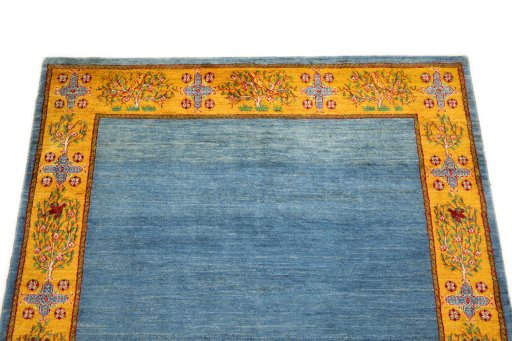 Surface texture of 2010s Lori rug with natural Wool and intricate pattern