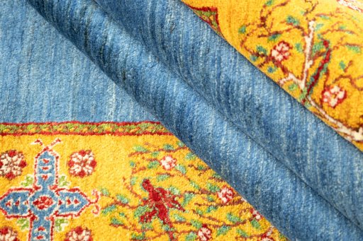 Close-up detail of 2010s Lori rug from Iran / Persia showing Wool weave