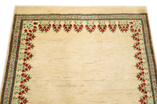 Surface texture of New Lori rug with natural Wool and intricate pattern