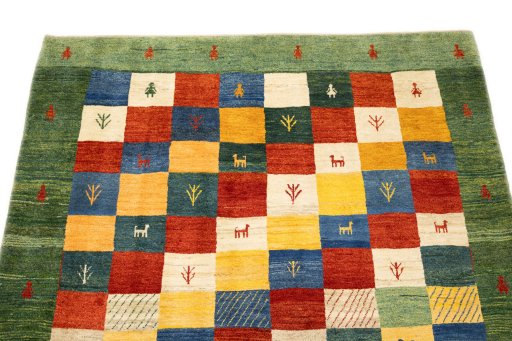 Surface texture of New Lori rug with natural Wool and intricate pattern