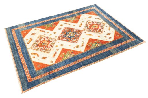 Corner detail of New Lori rug showing border pattern and Wool pile