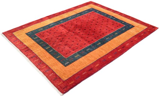 Corner detail of New Lori rug showing border pattern and Wool pile