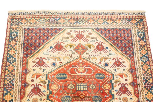 Surface texture of New Lori rug with natural Wool and intricate pattern