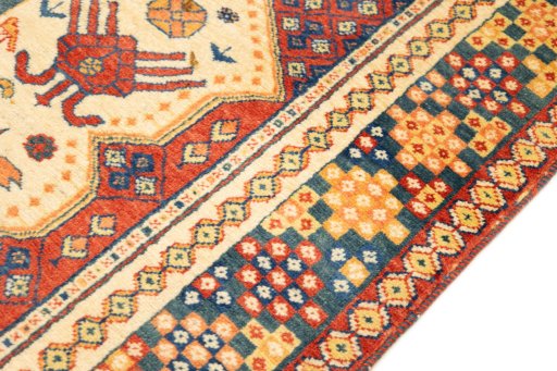 Central medallion detail of New Lori rug from Iran / Persia