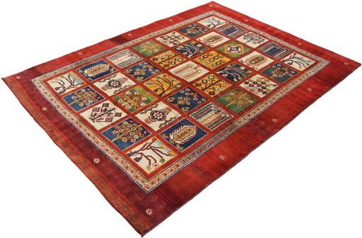 Corner detail of New Lori rug showing border pattern and Wool pile