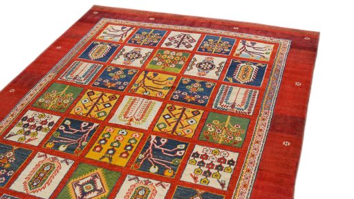 Surface texture of New Lori rug with natural Wool and intricate pattern