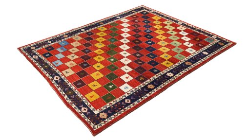 Corner detail of New Lori rug showing border pattern and Wool pile