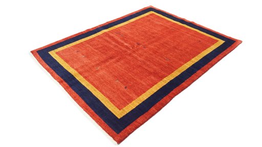 Corner detail of New Lori rug showing border pattern and Wool pile