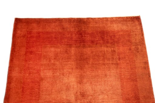 Surface texture of New Lori rug with natural Wool and intricate pattern