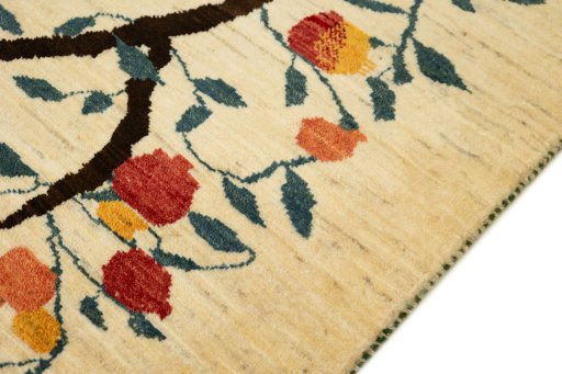 Central medallion detail of New Lori rug from Iran / Persia