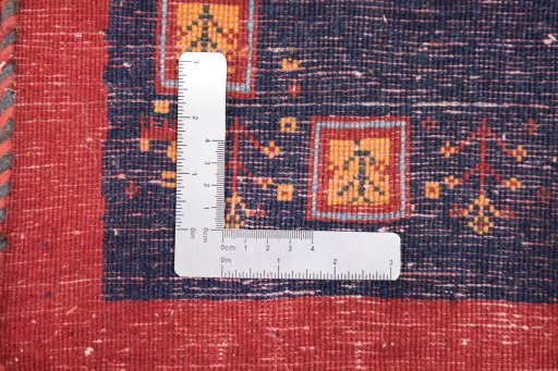 Central medallion detail of New Lori rug from Iran / Persia