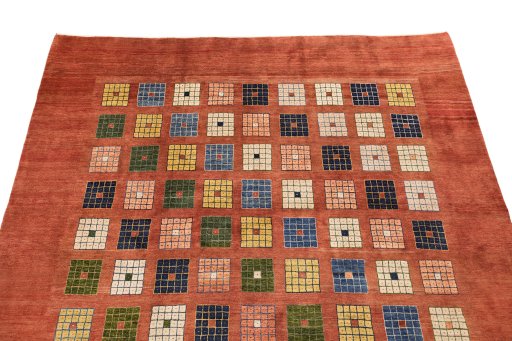 Surface texture of New Lori rug with natural Wool and intricate pattern
