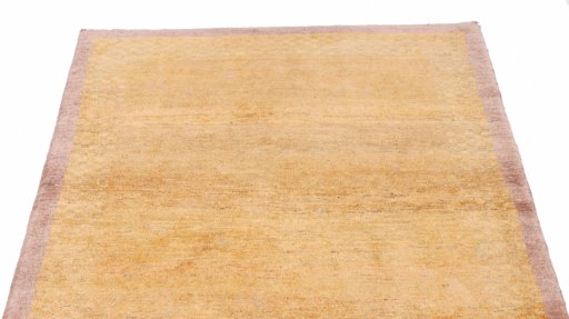 Surface texture of New Lori rug with natural Wool and intricate pattern