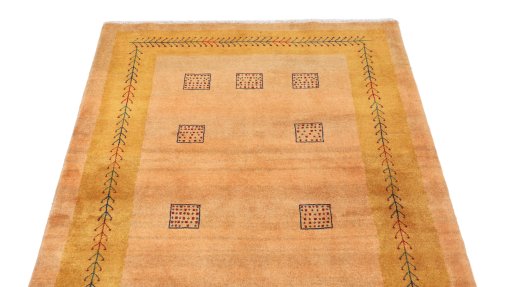 Surface texture of New Lori rug with natural Wool and intricate pattern