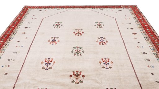 Surface texture of New Lori rug with natural Wool and intricate pattern