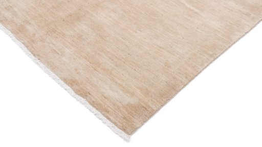 Surface texture of 1980s Lori rug with natural Wool and intricate pattern