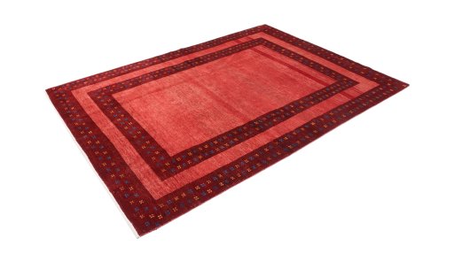 Corner detail of New Lori rug showing border pattern and Wool pile