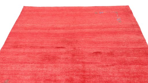 Surface texture of New Lori rug with natural Wool and intricate pattern