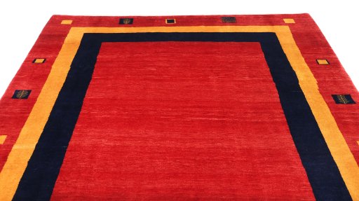 Surface texture of New Lori rug with natural Wool and intricate pattern