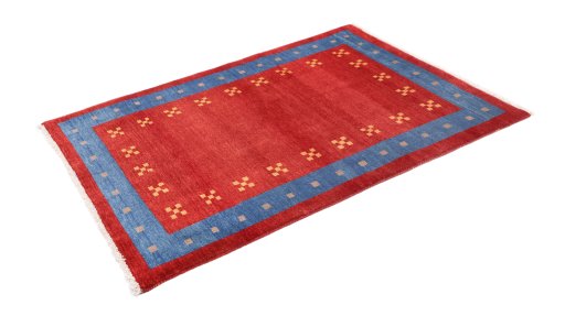 Corner detail of New Lori rug showing border pattern and Wool pile