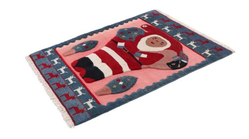 Corner detail of New Lori rug showing border pattern and Wool pile