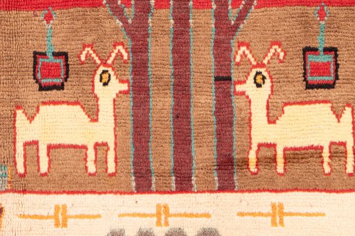 Corner detail of 1996s Lori rug showing border pattern and Wool pile