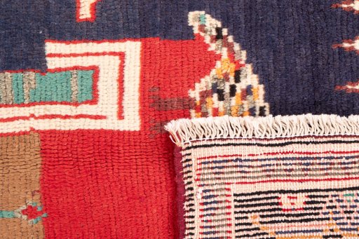 Close-up detail of 1996s Lori rug from Iran / Persia showing Wool weave