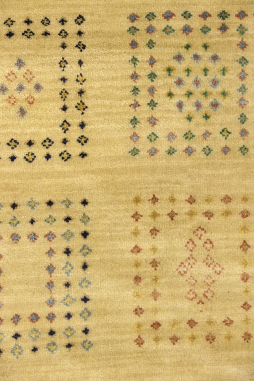 Corner detail of New Lori rug showing border pattern and Wool pile