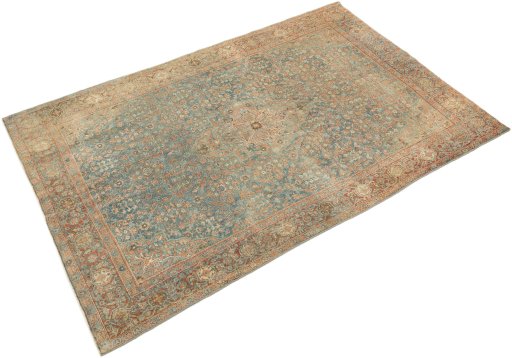 Corner detail of 1920s Mahal rug showing border pattern and Wool pile