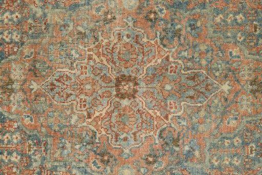 Close-up detail of 1920s Mahal rug from Iran / Persia showing Wool weave