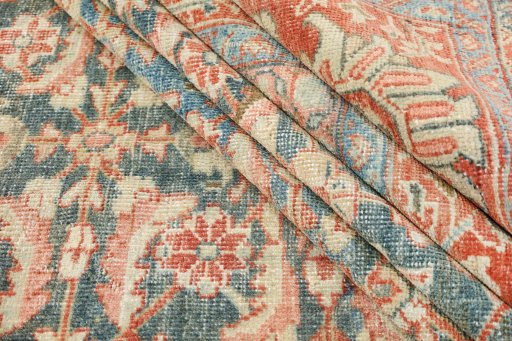 Corner detail of 1920s Mahal rug showing border pattern and Wool pile