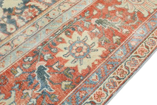 Close-up detail of 1920s Mahal rug from Iran / Persia showing Wool weave