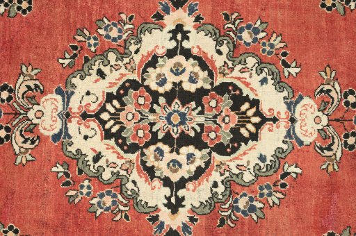 Central medallion detail of 1920s Mahal rug from Iran / Persia