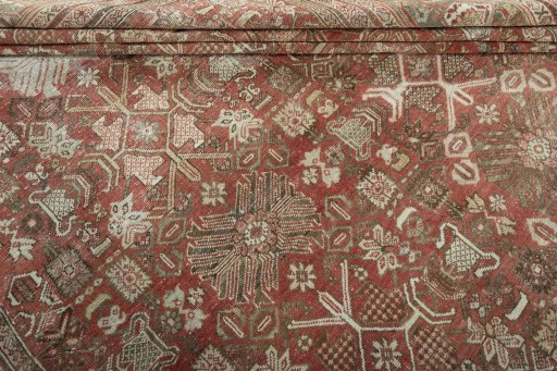 Corner detail of 1930s Mahal rug showing border pattern and Wool pile