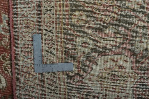 Surface texture of 1930s Mahal rug with natural Wool and intricate pattern