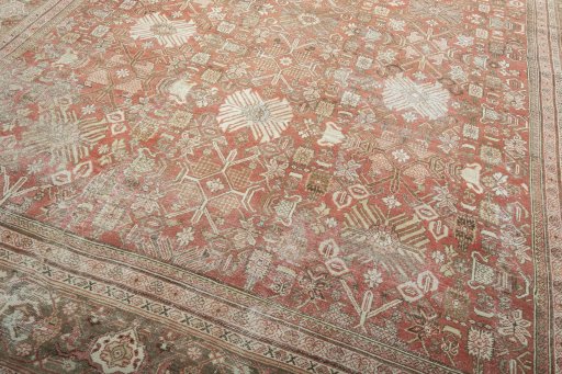 Central medallion detail of 1930s Mahal rug from Iran / Persia
