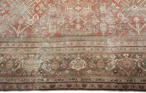 Close-up detail of 1930s Mahal rug from Iran / Persia showing Wool weave