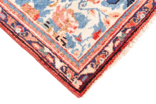 Central medallion detail of 2005s Mahal rug from Iran / Persia