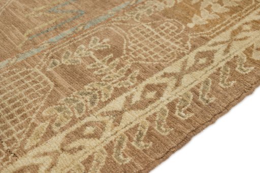 Central medallion detail of New Malayer rug from Iran / Persia