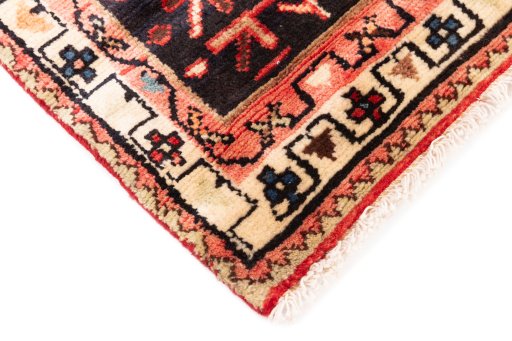 Central medallion detail of 1974s Malayer rug from Iran / Persia