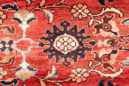 Full view of 1972s Malayer rug from Iran / Persia, 170 × 110 cm in Red tones