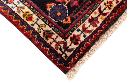Central medallion detail of 1982s Malayer rug from Iran / Persia