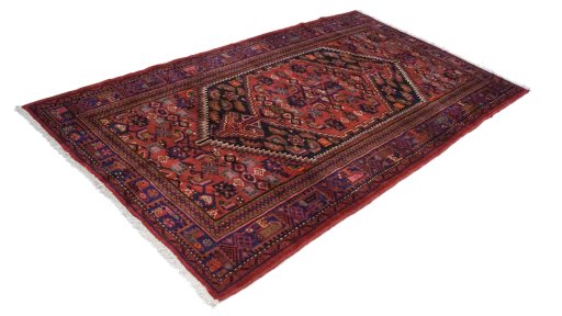 Corner detail of New Malayer rug showing border pattern and Wool pile