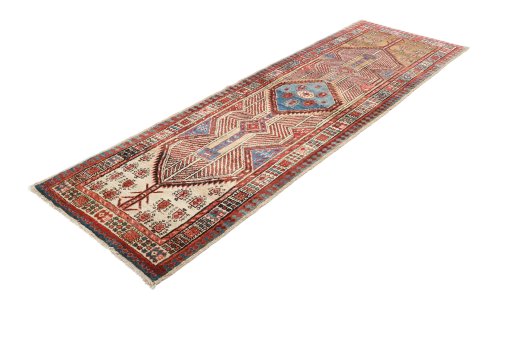 Close-up detail of 1920s Sarab rug from Iran / Persia showing Wool weave