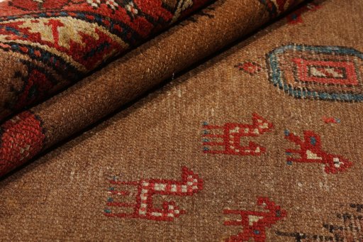 Close-up detail of 1900s Sarab rug from Iran / Persia showing Wool weave