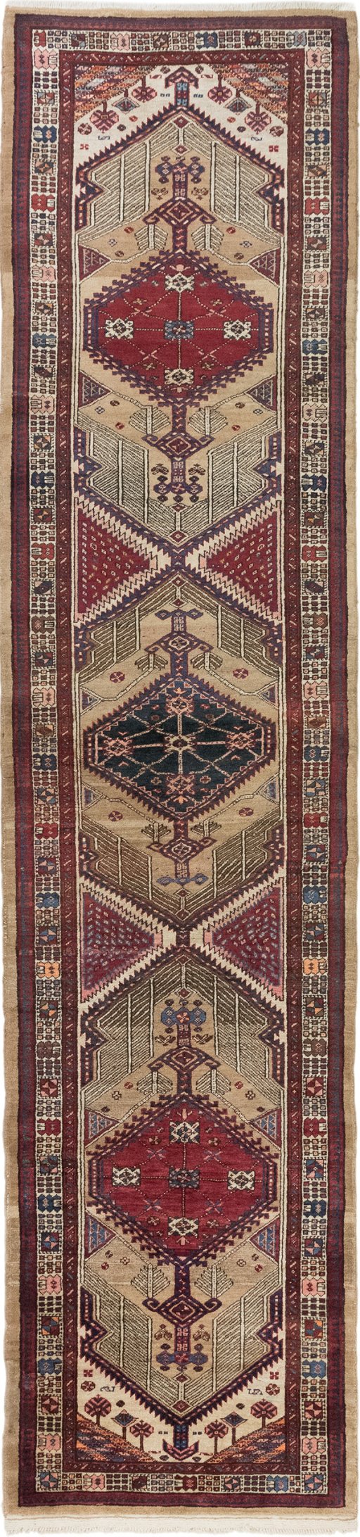 Full view of 1920s Sarab rug from Iran / Persia, 460 × 109 cm in Brown tones