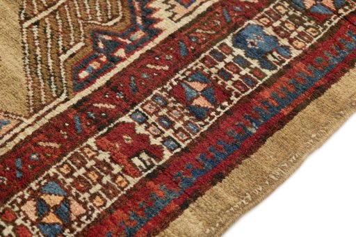 Central medallion detail of 1920s Sarab rug from Iran / Persia