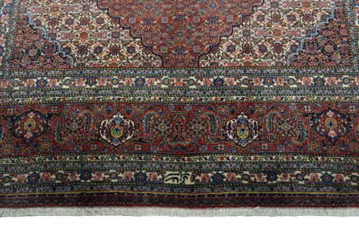 Full view of 1970s Sarab rug from Iran / Persia, 316 × 220 cm in Red tones