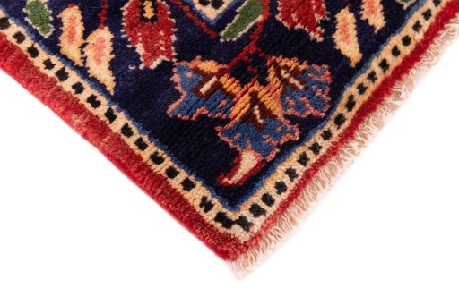 Central medallion detail of 1989s Sarab rug from Iran / Persia
